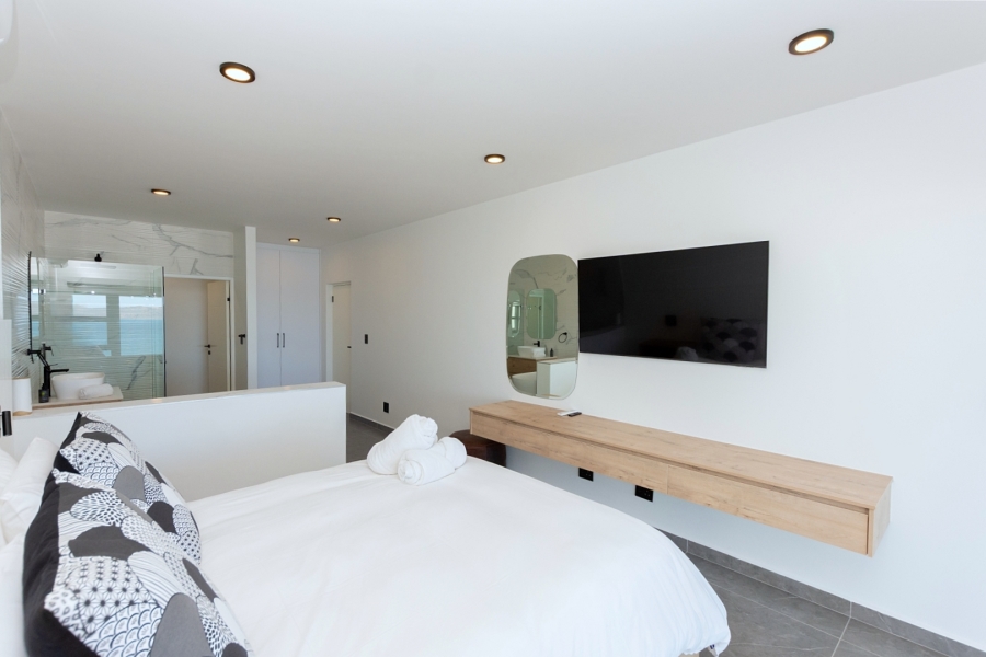 5 Bedroom Property for Sale in Mykonos Western Cape